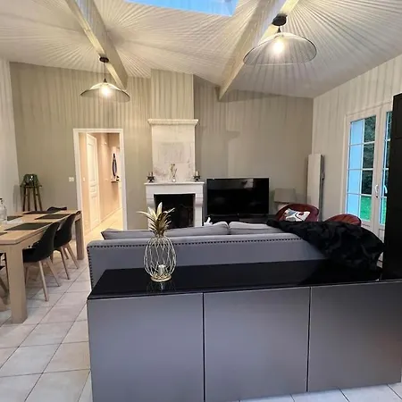 Maison De Charme Dans Un Ecrin De Verdure - - 15mns De Paris * Le Vésinet